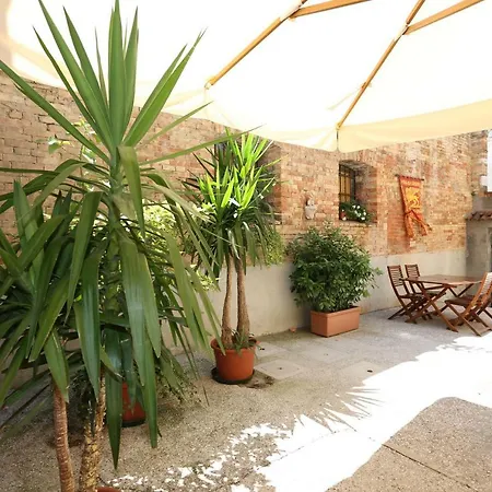 La Levantina Apartment *