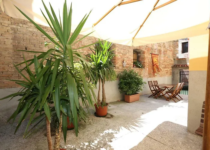 La Levantina Apartmán *